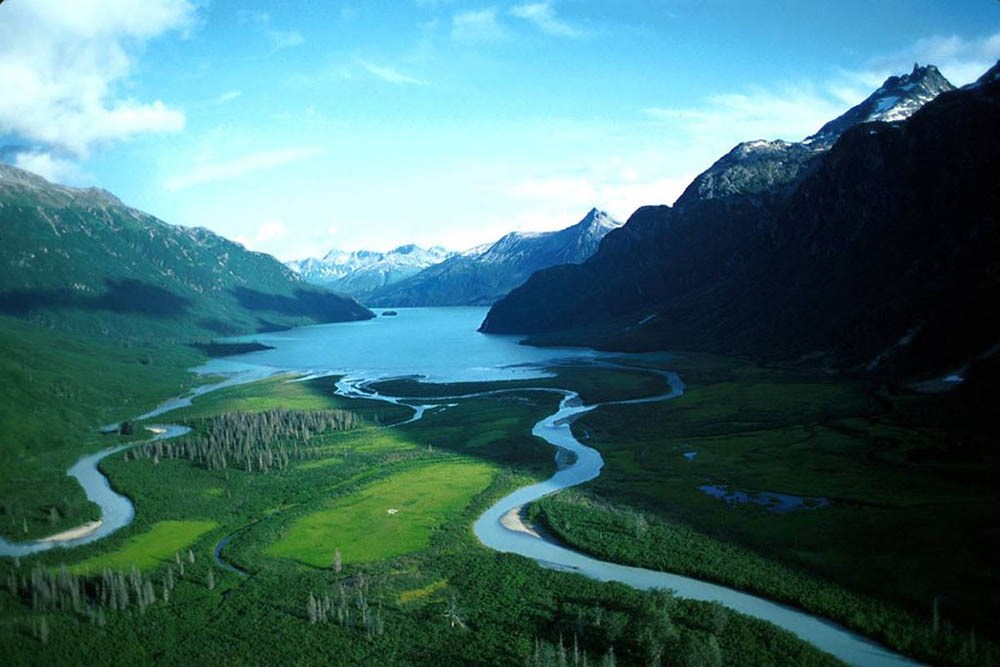 LACL_Crescent Lake_web Rivers feed a turquoise lake.