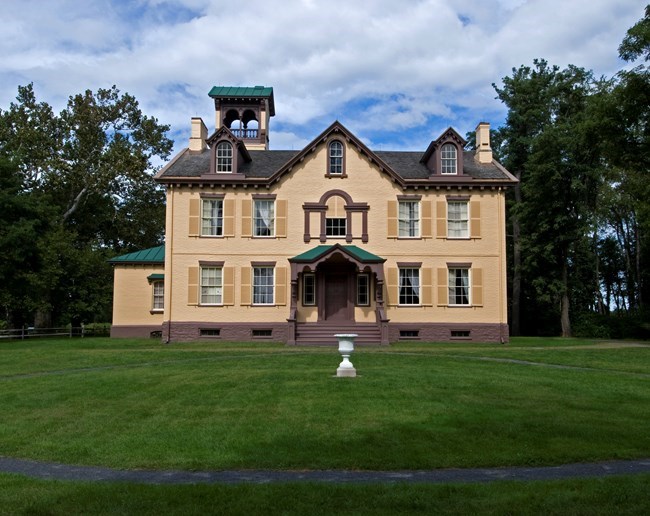 lt= Recent image of Lindenwald estate