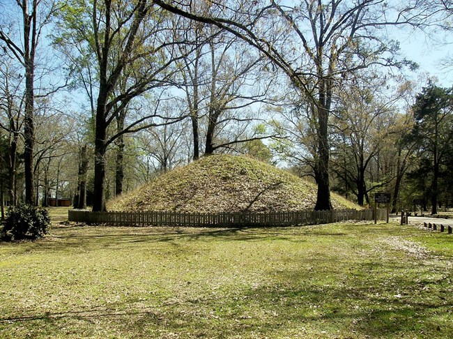 Marksville_State_Historic_Site_Burial_Mound Marksville Burial Mound by J Stephen Conn CC BY 2.0