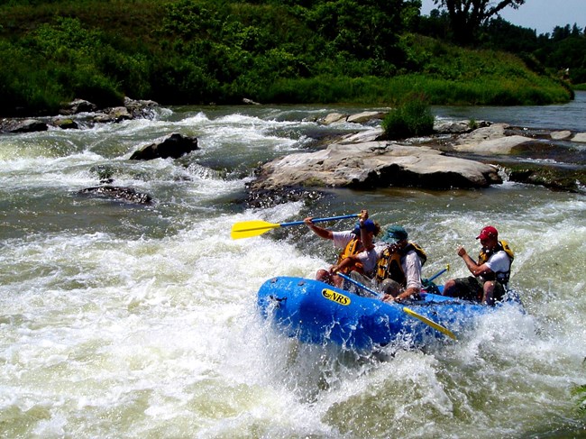 NIOB Rocky Ford rafters (NPS) Whitewater rafters on the Niobrara River