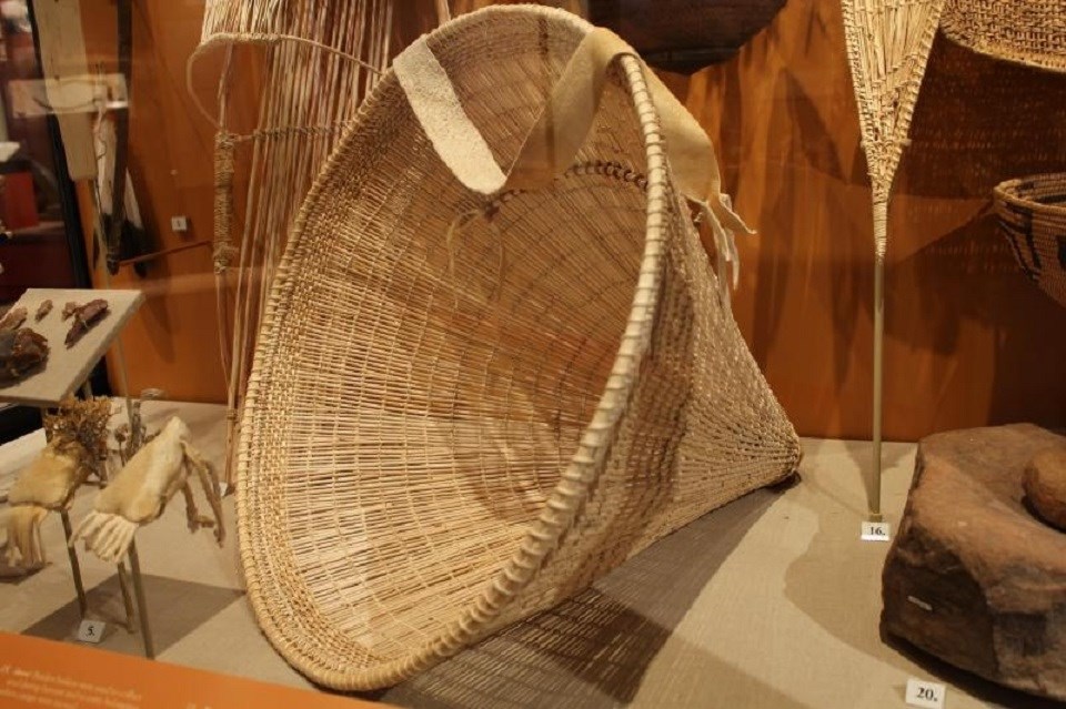PISP Aoosi Conical-shaped basket