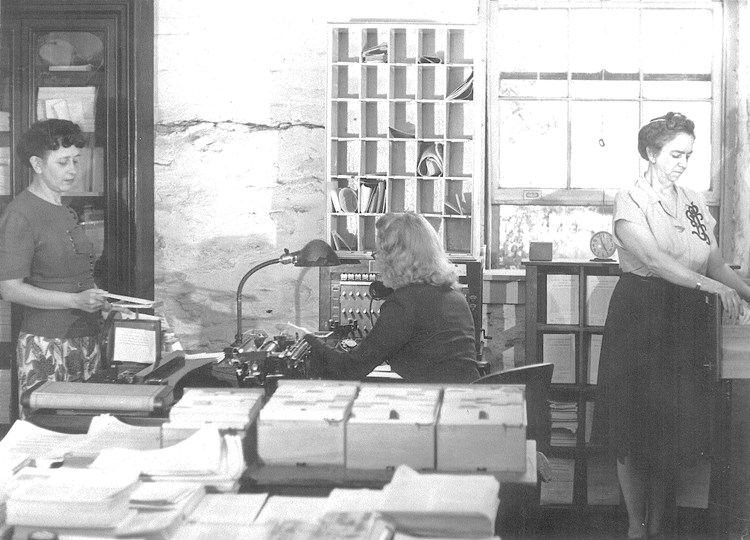 SBH-1941NWP B&W image of women working in an office space