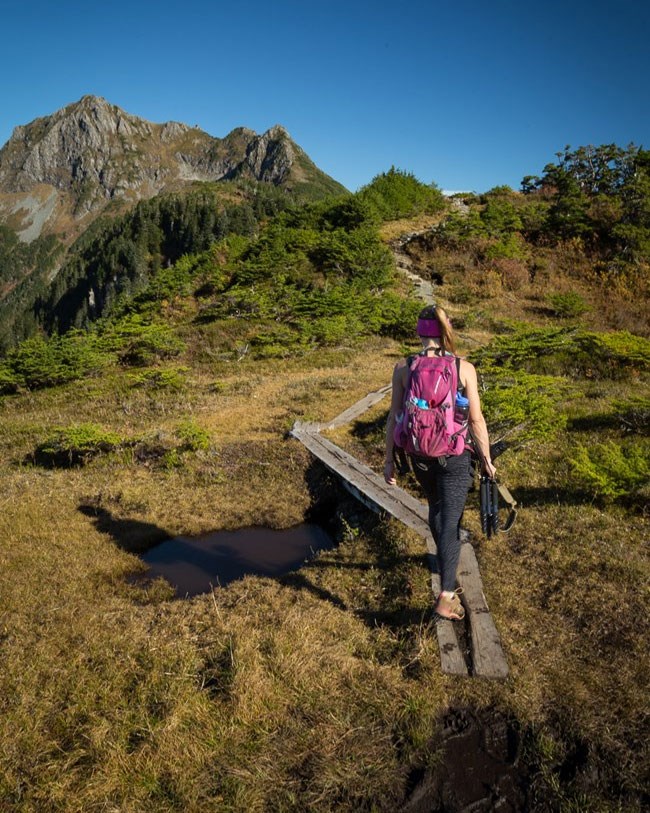 SITK_gavin_hill_kessler_nocover hiker on trail