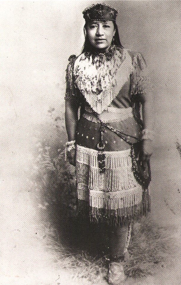 Photograph of Sarah Winnemucca in traditional dress.