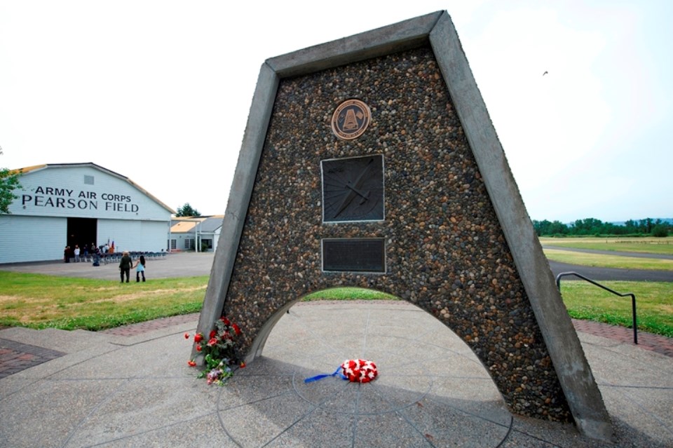 Photo of Chkalov monument decorated by wreaths