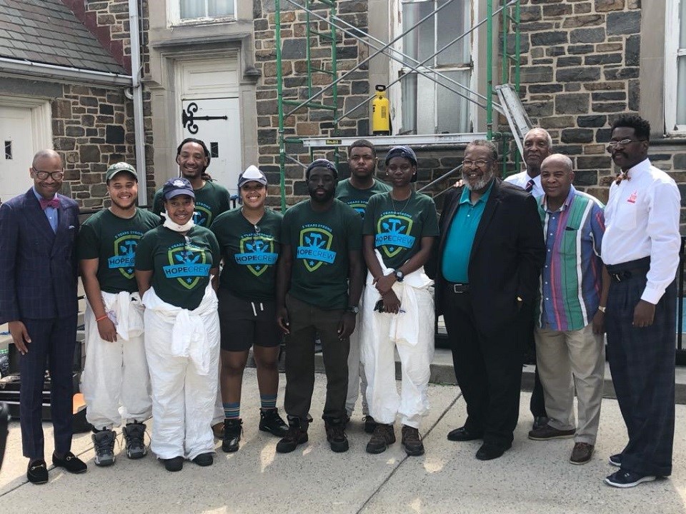 Touching History Program Morgan State (NPS) Members of the HOPE Crew and politicians standing together for a photo