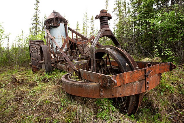 The Best-brand traction engine in Yukon-Charley Rivers National Preserve may be missing parts, but it remains an impressive sight for travelers on the Yukon River today. NPS photo courtesy of Yasunori Matsui