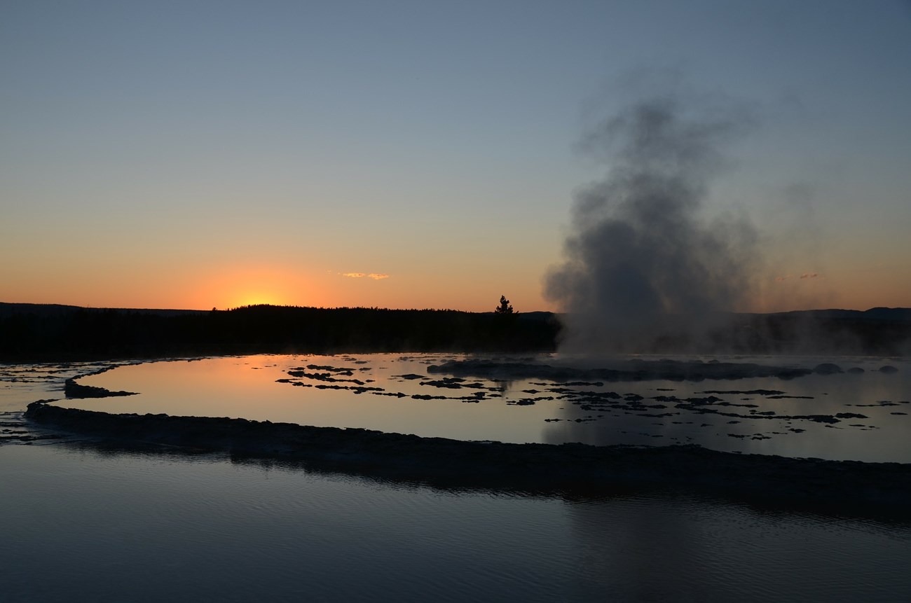 YELL3 gesyer at sunset