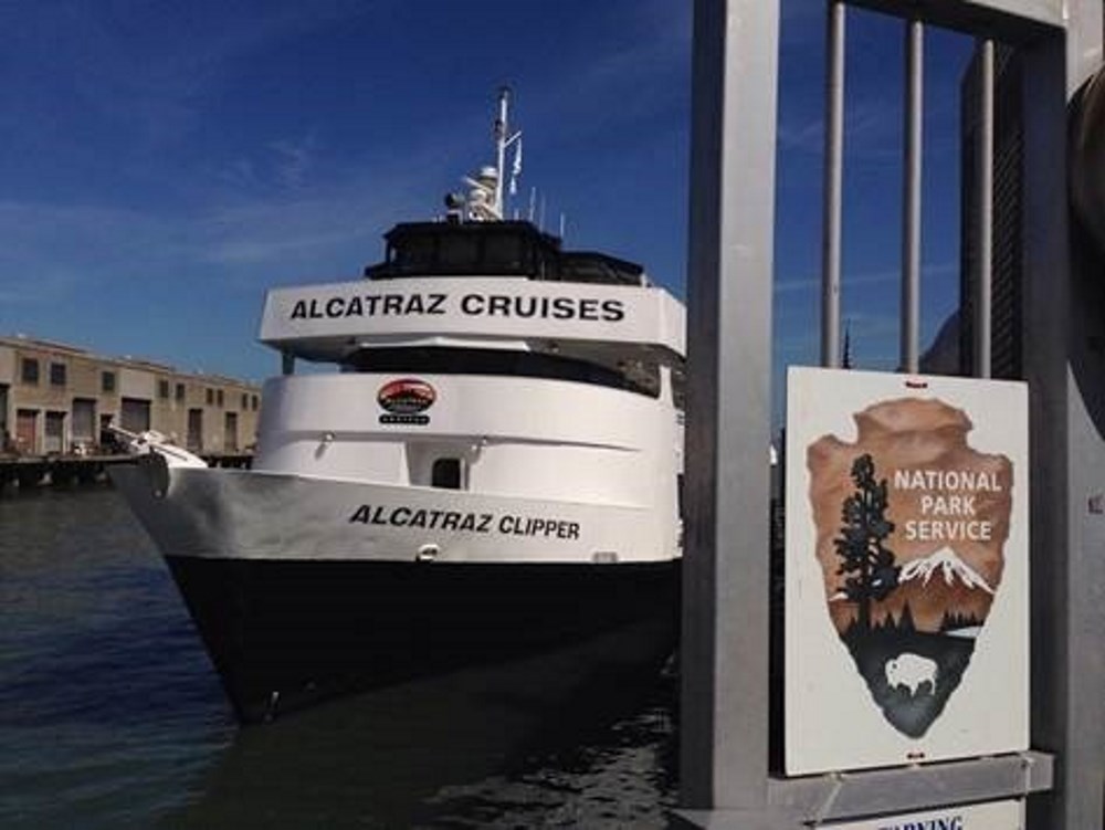 alcatraz tour boat