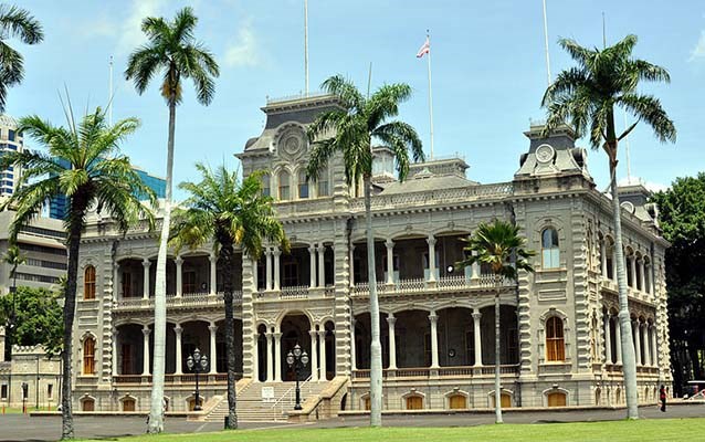 Iolani Palace, Honolulu, HI. Photo by D. Ramey Logan CC BY SA 3.0