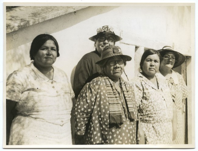 Native American women standing together looking at the camera. Courtesy Library of Congress. CC0