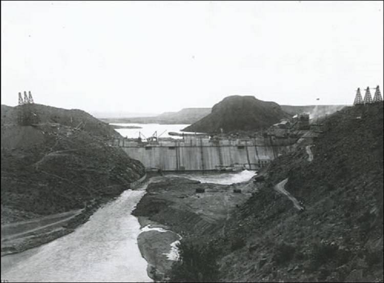 Elephant Butte Dam Under Construction, 1915. (National Archives and Records Administration; photographer identified as R. G.)