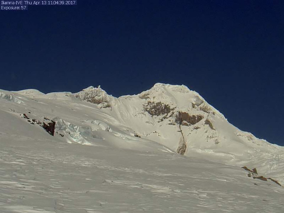 A remote camera image of a landslide on Illiamna volcano.