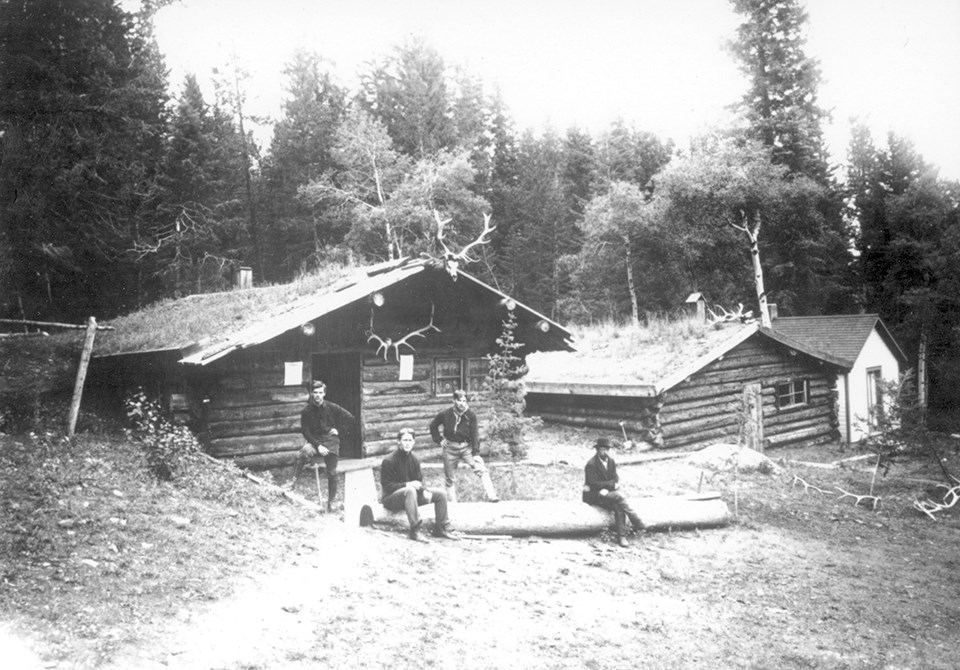 Photograph of the original Tower Falls Soldier Station near Calcite Springs Overlook, 1905. U.S. Army Corps of Engineers photo from NPS Collection.