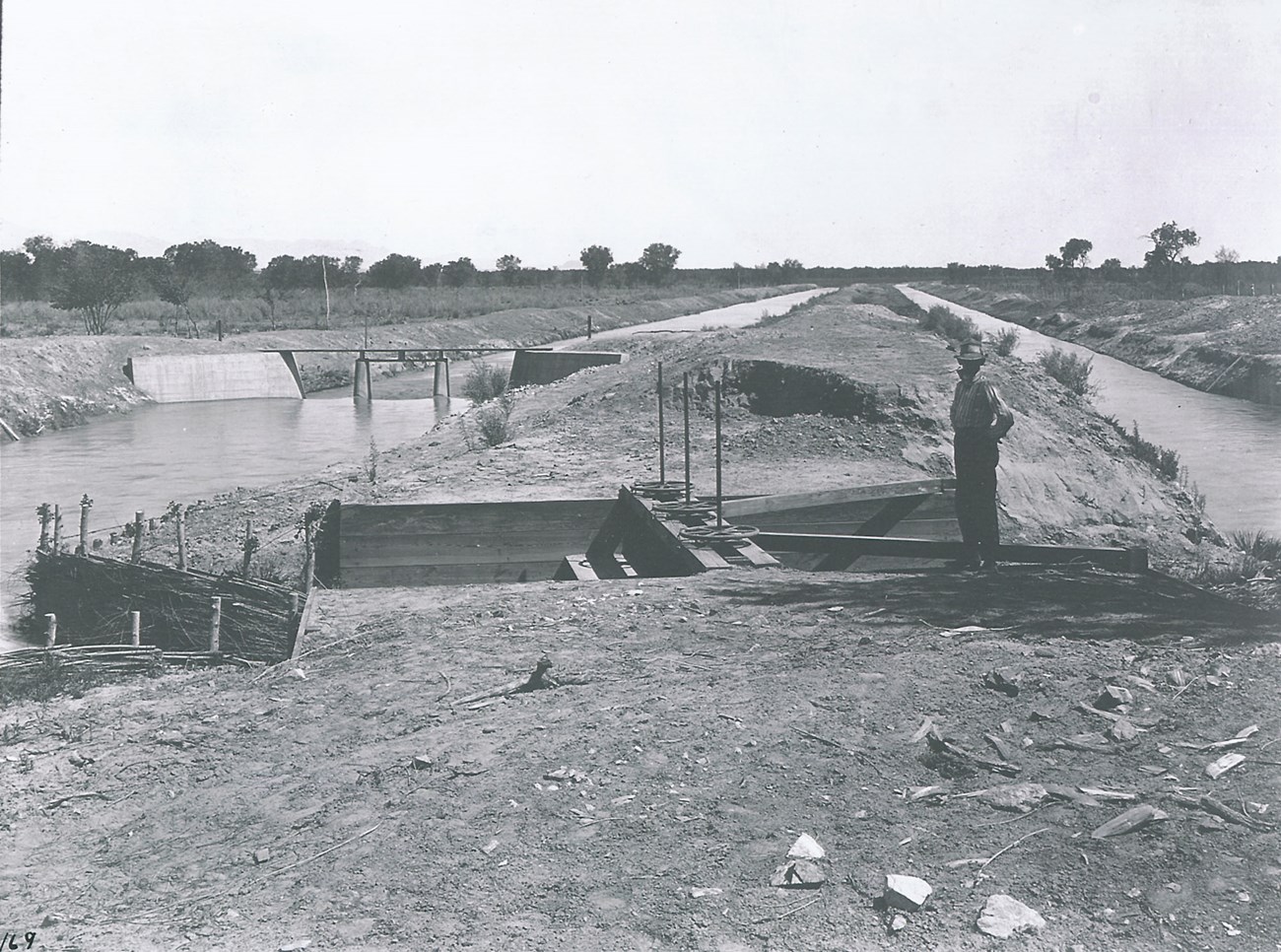 Out-take Connecting the Leasburg Canal with the Doña Ana Lateral, 1908. (National Archives and Records Administration; Walter J. Lubken, photographer.)