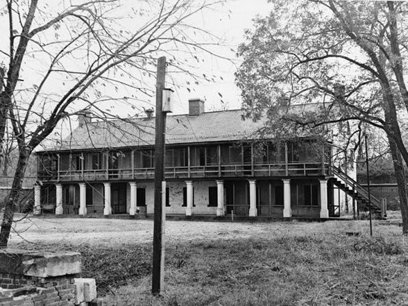 Fort Washington's enlisted men's barracks. Fort Washington's enlisted men's barracks.