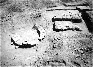 tuma2fig3 Archeological site features.