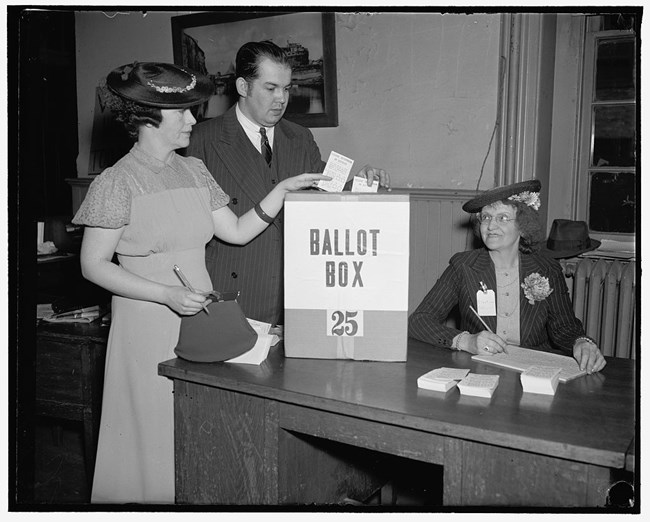Residents of Washington, D.C. vote for the first time since 1874. Circa 1938.  Library of Congress, Harris & Ewing Collection, https://cdn.loc.gov/service/pnp/hec/24500/24529v.jpg