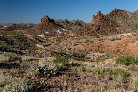 Rugged desert landscape of Mule Ears Trail.