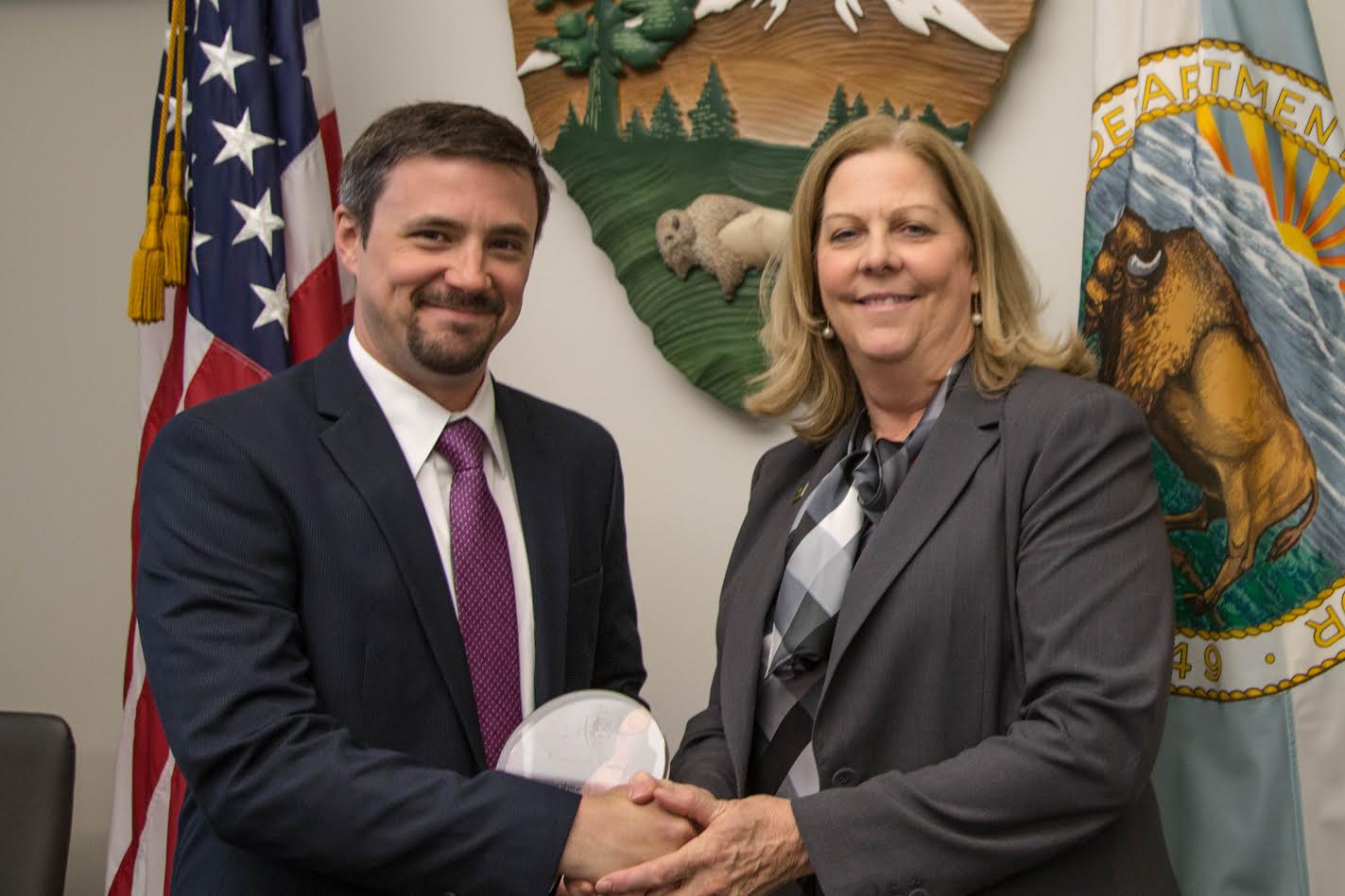 Charles Lawson and NPS Deputy Director Peggy O’Dell