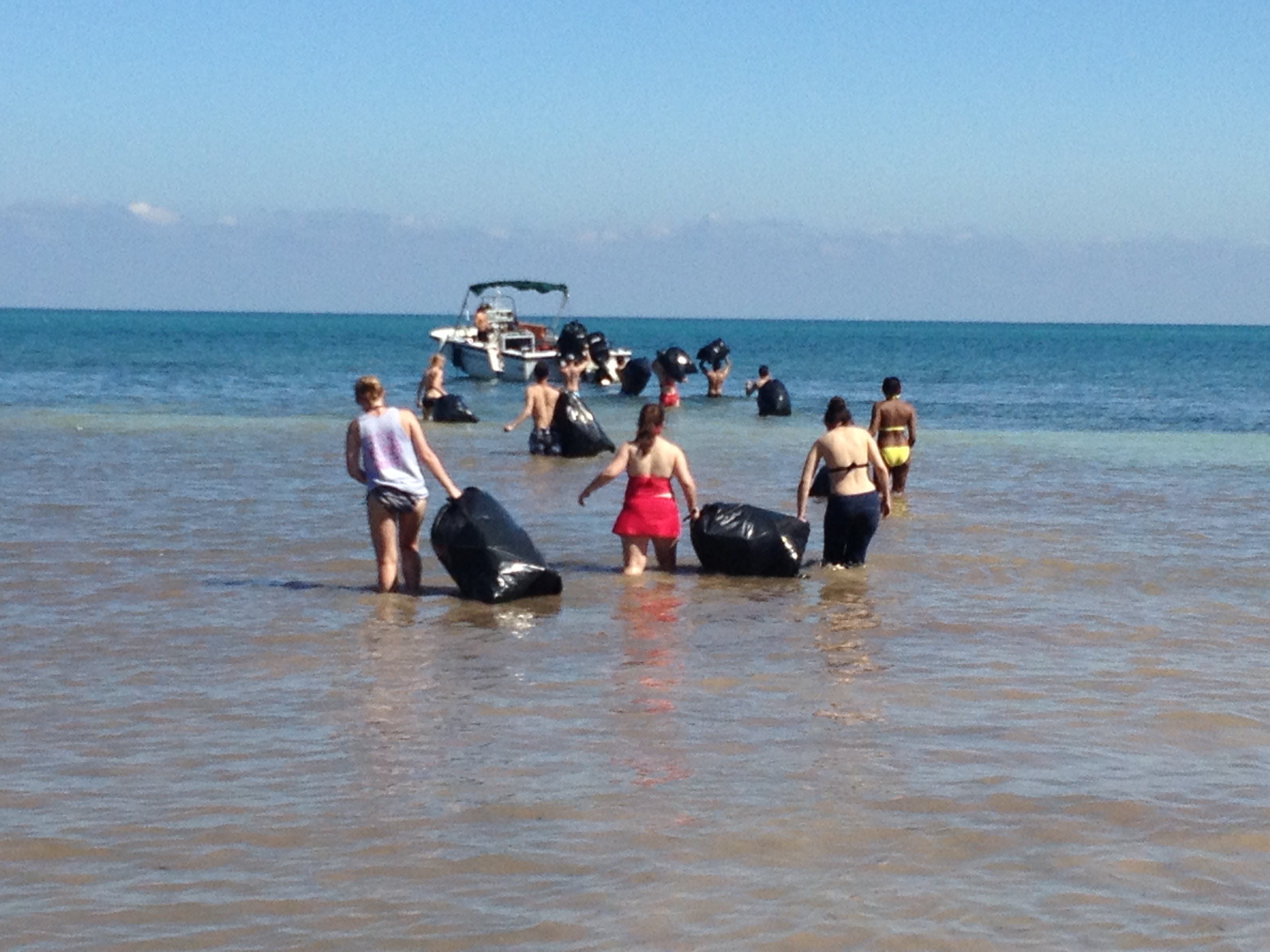 Alternative Break participants assisting with marine debris clean-up on Elliott Key.
