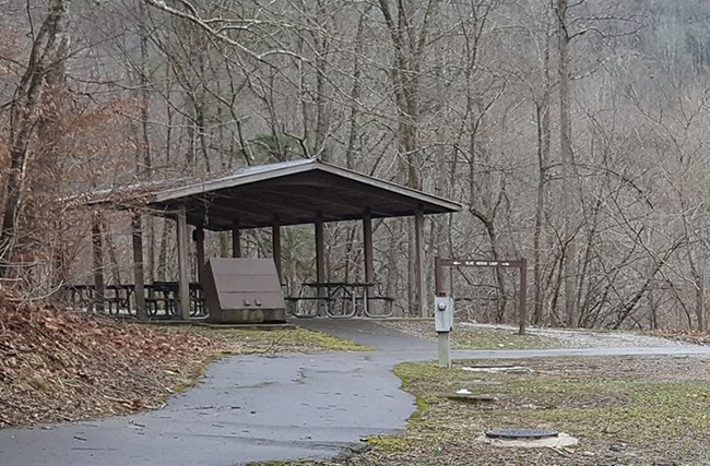 picnic shelter with talbes