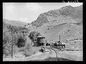 Cimarron Railroad Station. Photo by Russell Lee