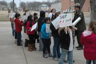 Fourth graders from Ross Elementary celebrated Martin Luther King, Jr. Day by visiting the John Ritchie House and the Brown v. Board site. They learned about Dr. King, created protest signs, sang civil rights songs, and marched, too!