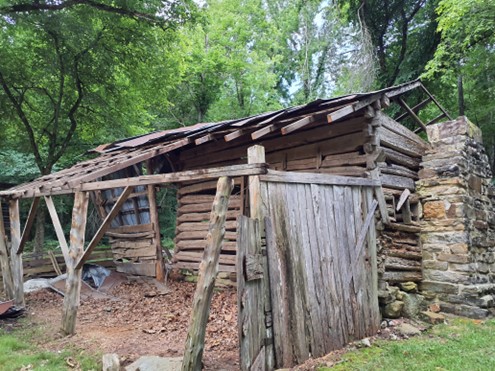 Beaver Jim Villines Boyhood Home. A wooden home structure.