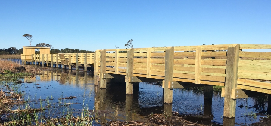 Sideview of the accessible hunt blind and wildlife-viewing platform on Bodie Island.