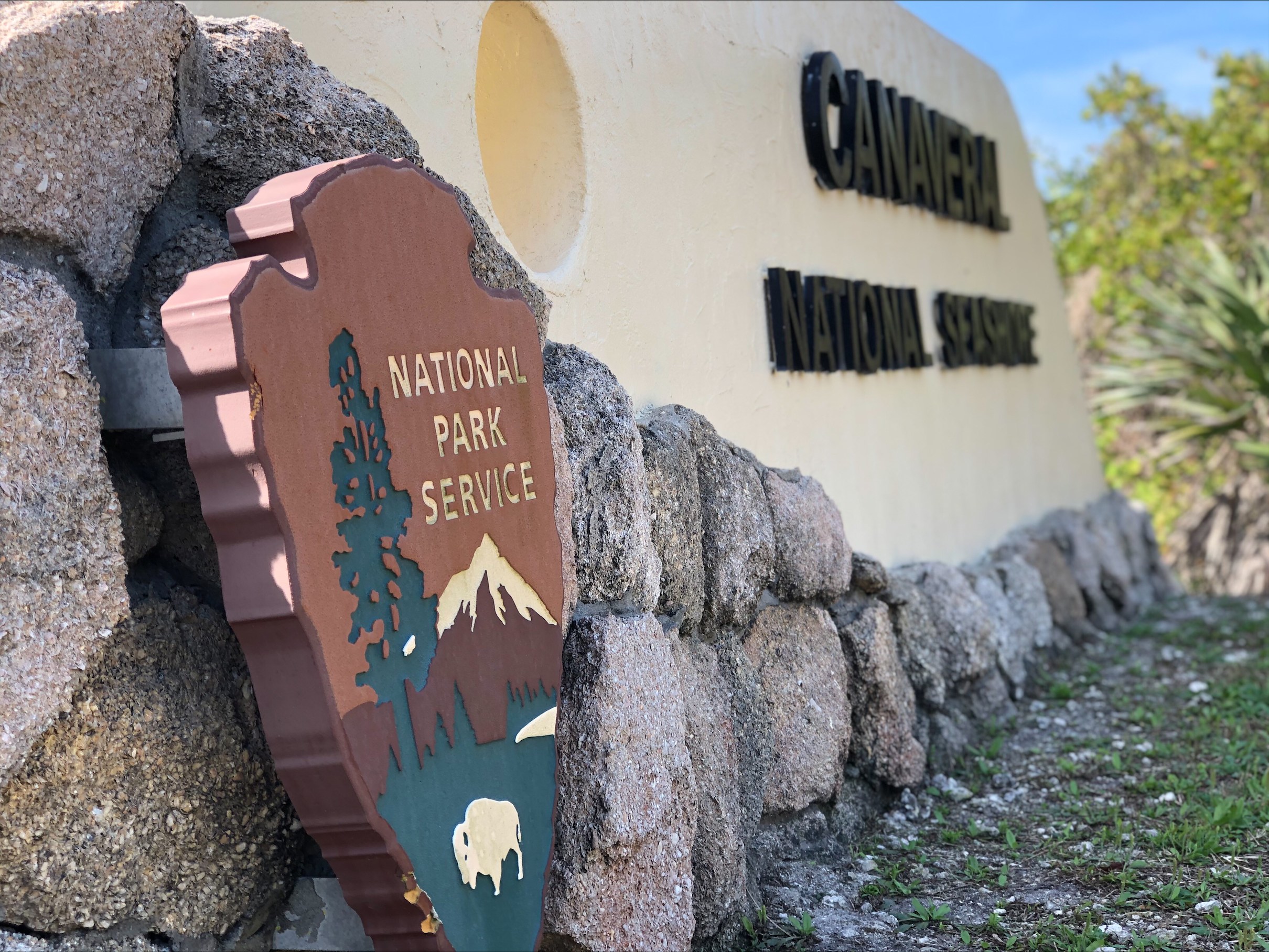 Entrance sign with the arrowhead.