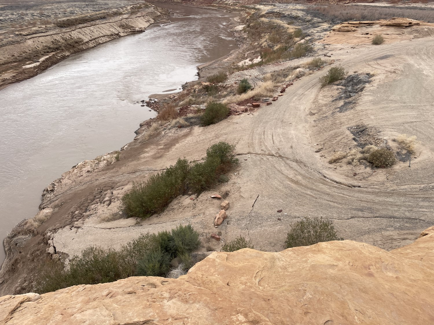 Aerial photo of a primitive dirt boat ramp