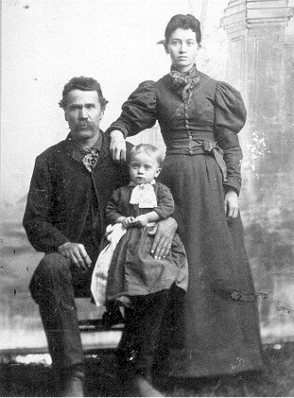 https://www.nps.gov/care/learn/historyculture/images/Nels-Johnson-family-web.jpg?maxwidth=650&autorotate=false