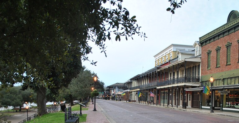 Front St Front St