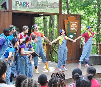 Actors performing Sandburg's Rootabaga stories Actors performing Sandburg's Rootabaga stories