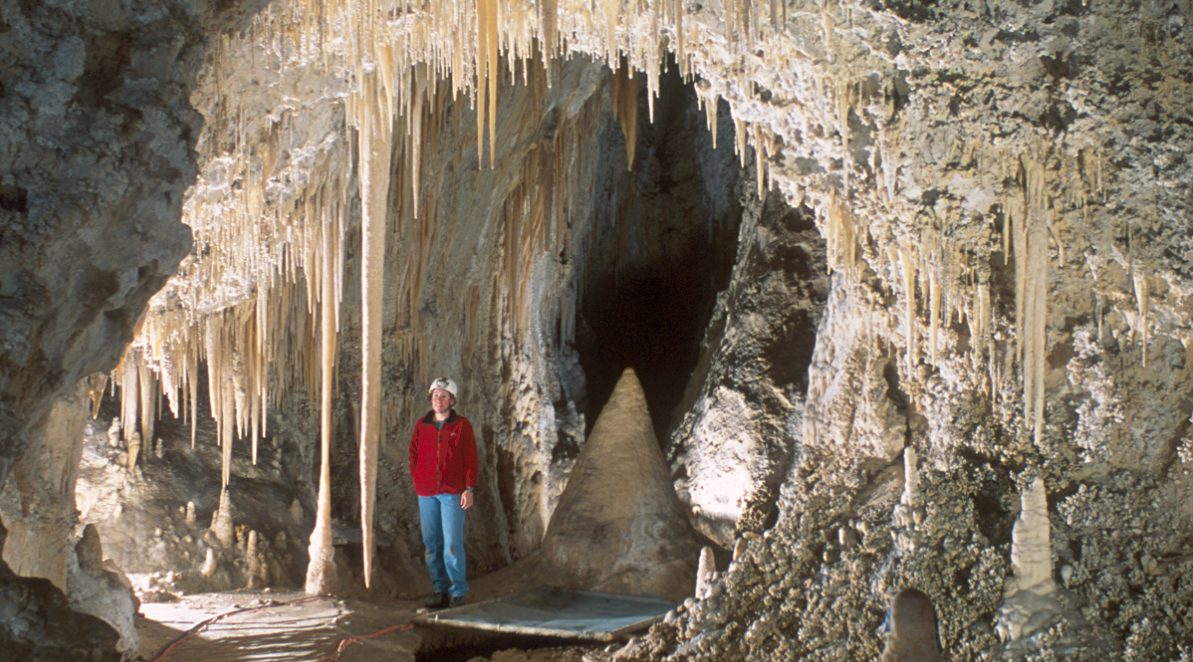 cave tour texas