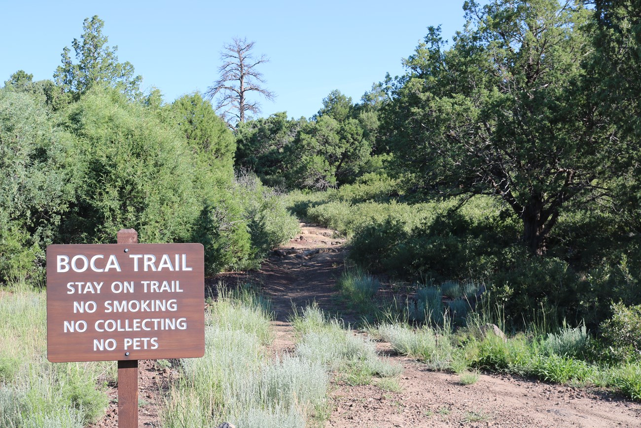 Boca Trail entrance sign