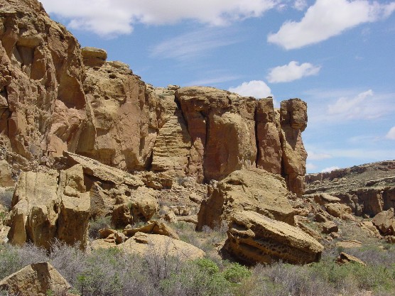 Photo of ancient stairway behind Hungo Pavi.