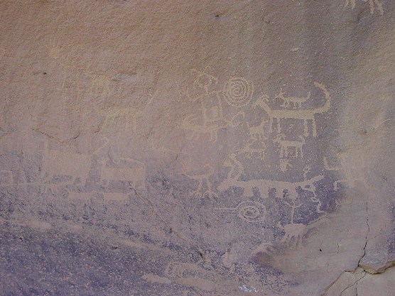 Photo of petroglyphs above Una Vida