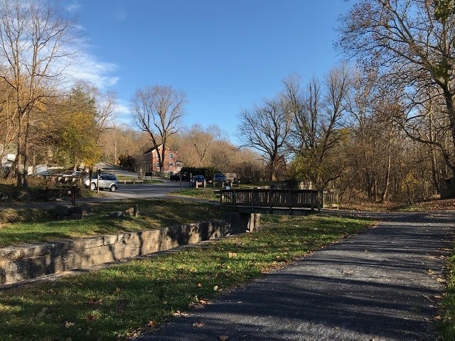 Parking at lock 38