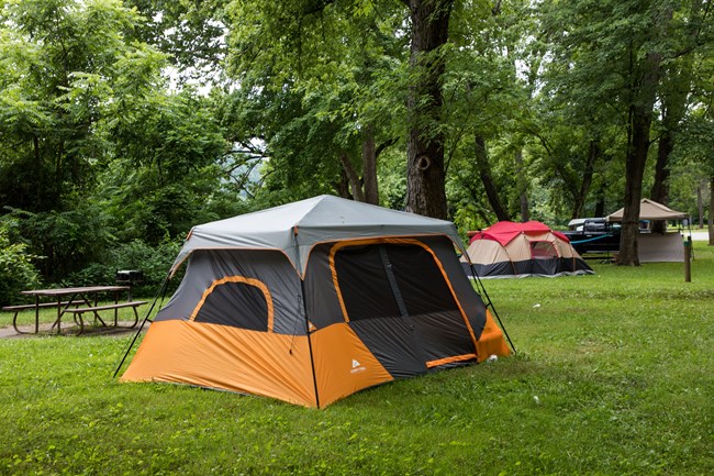 Camping tent