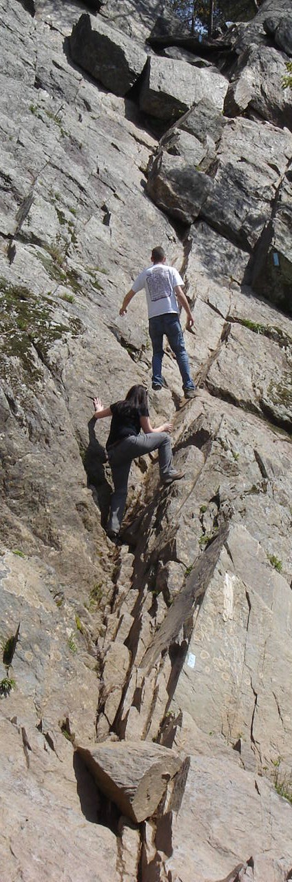 People scramble up the Billy Goat Trail