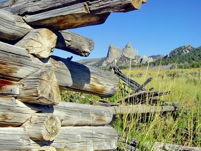 Log structure at site of historic stage station