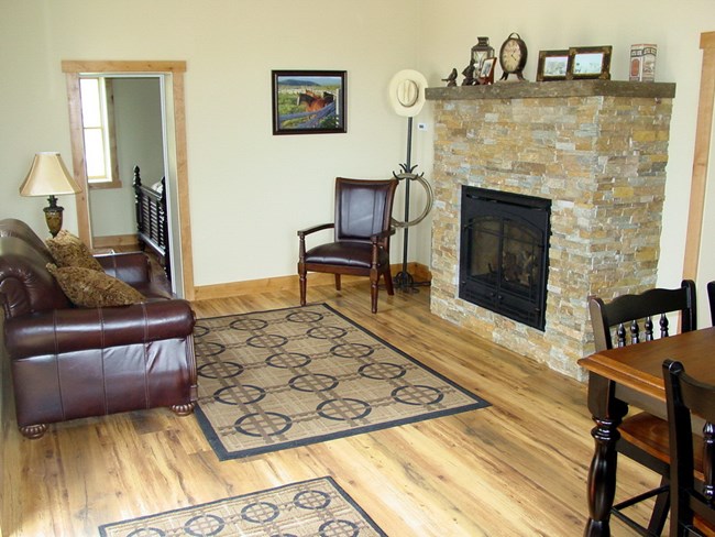 Castle Rock Lodge Bunkhouse And Willow Glamping Yurt City