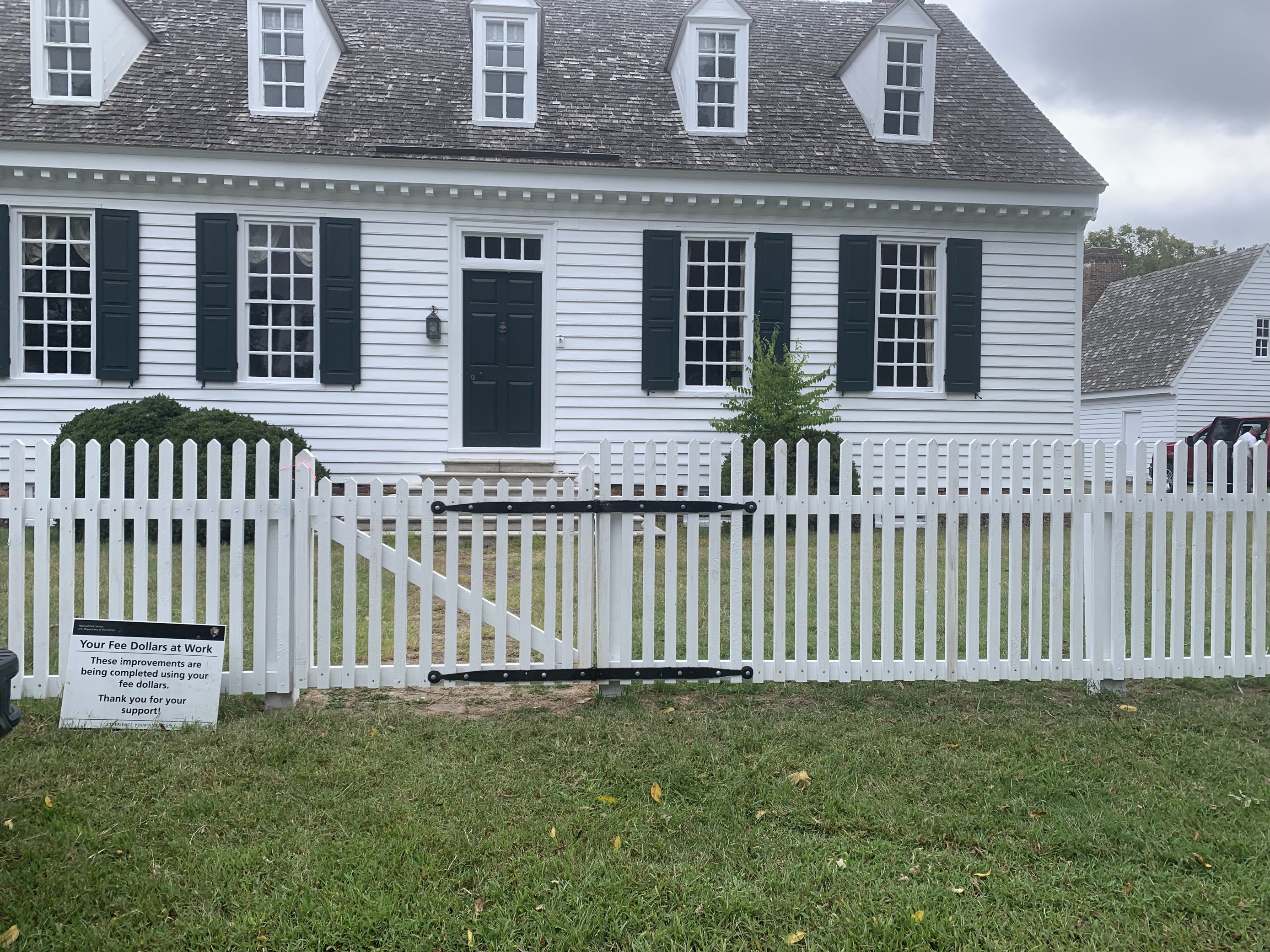 Yorktown Area Fence Rehabilitation