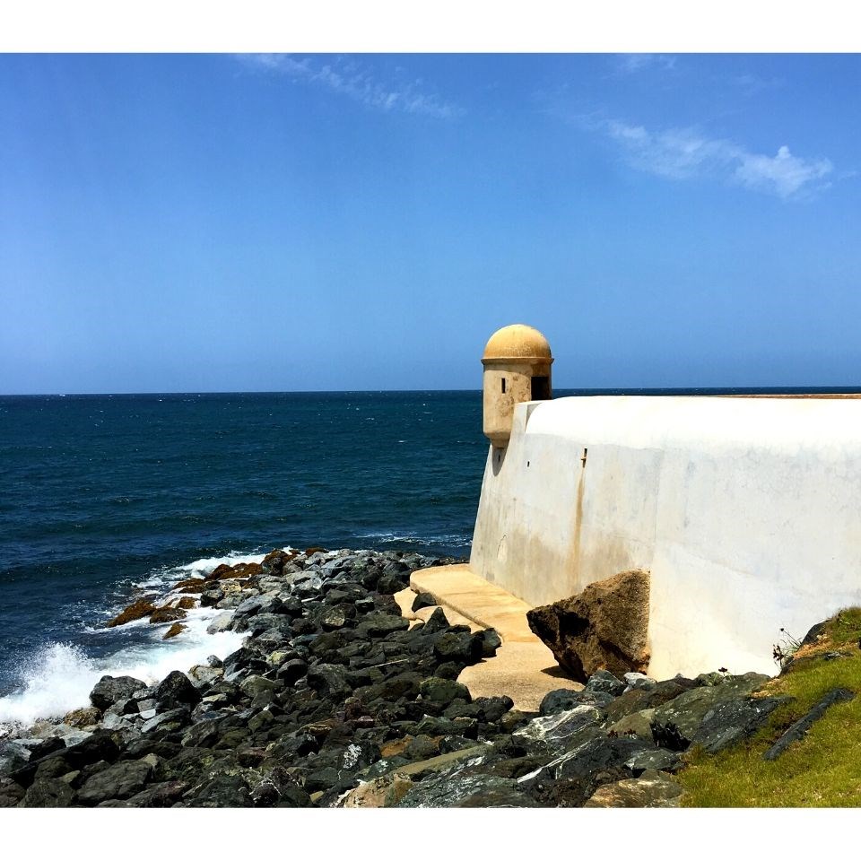 Masonry wall connects to a garita facing the sea
