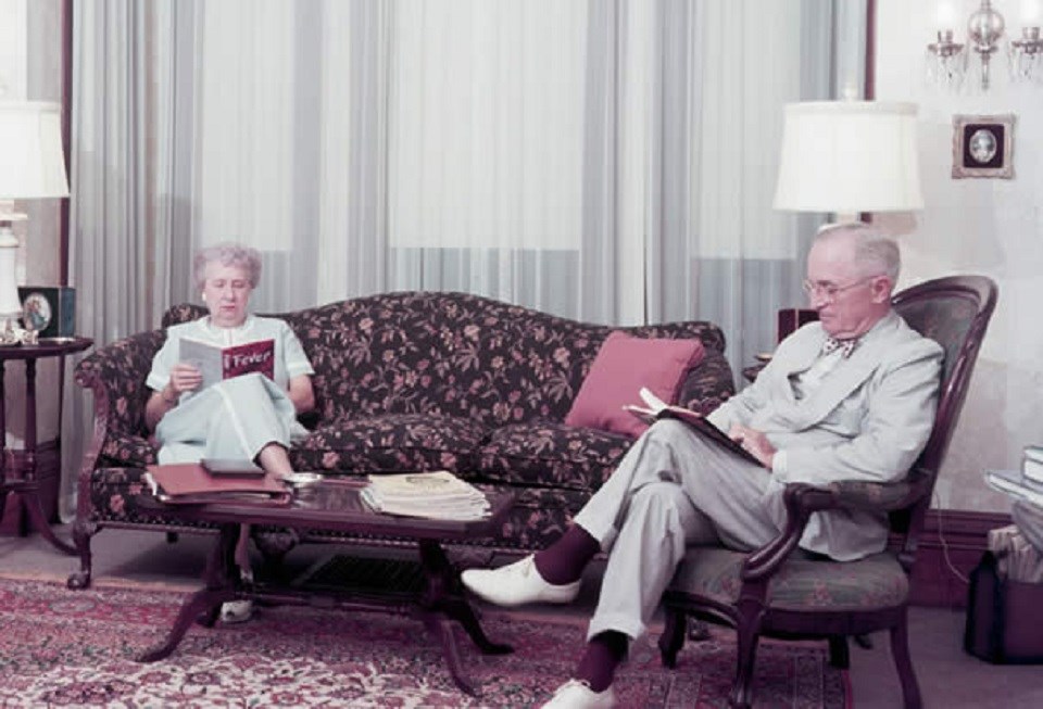 Bess and Harry S Truman reading