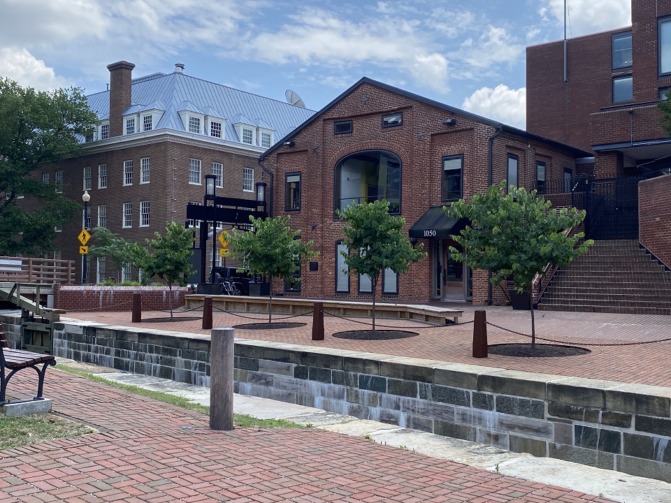 Georgetown’s Veterinary Hospital back during the heyday of the Canal.