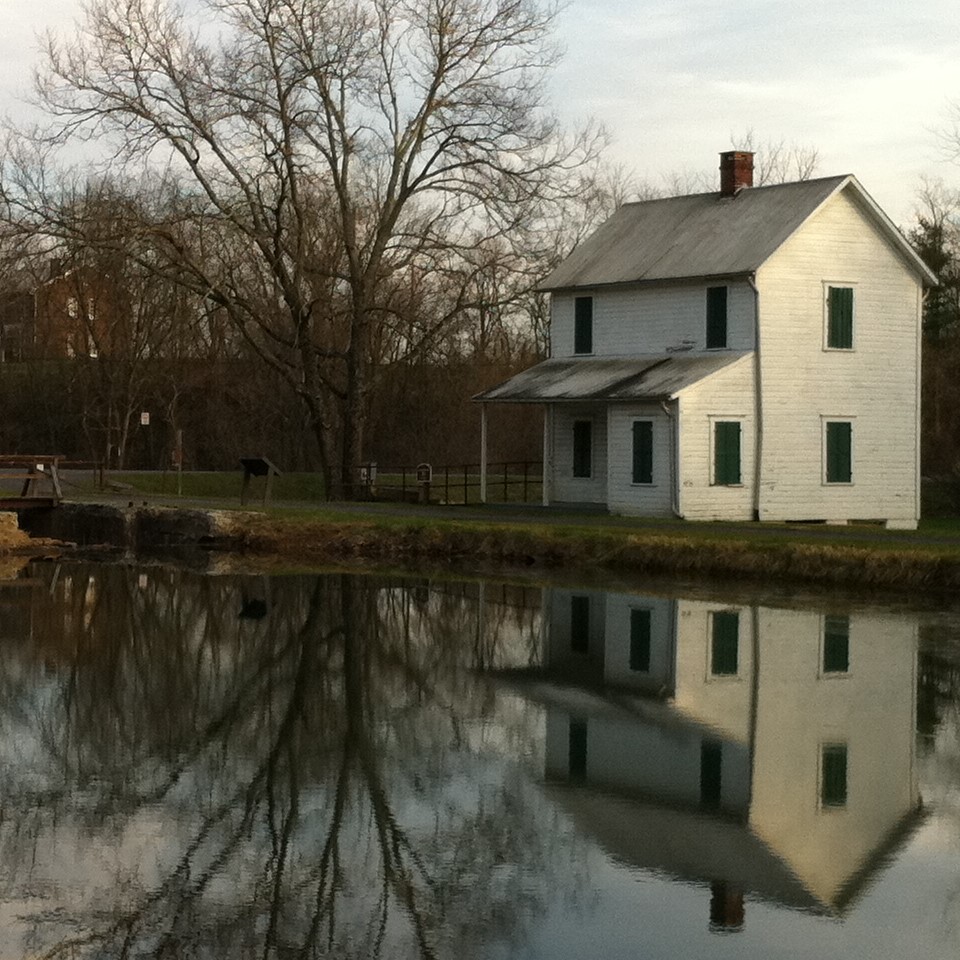Lockhouse 70 reflection in canal