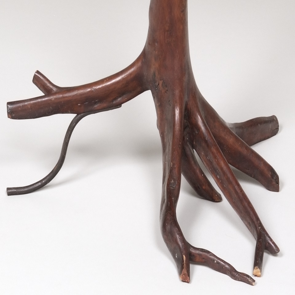 A close up of the Burton table's surface.